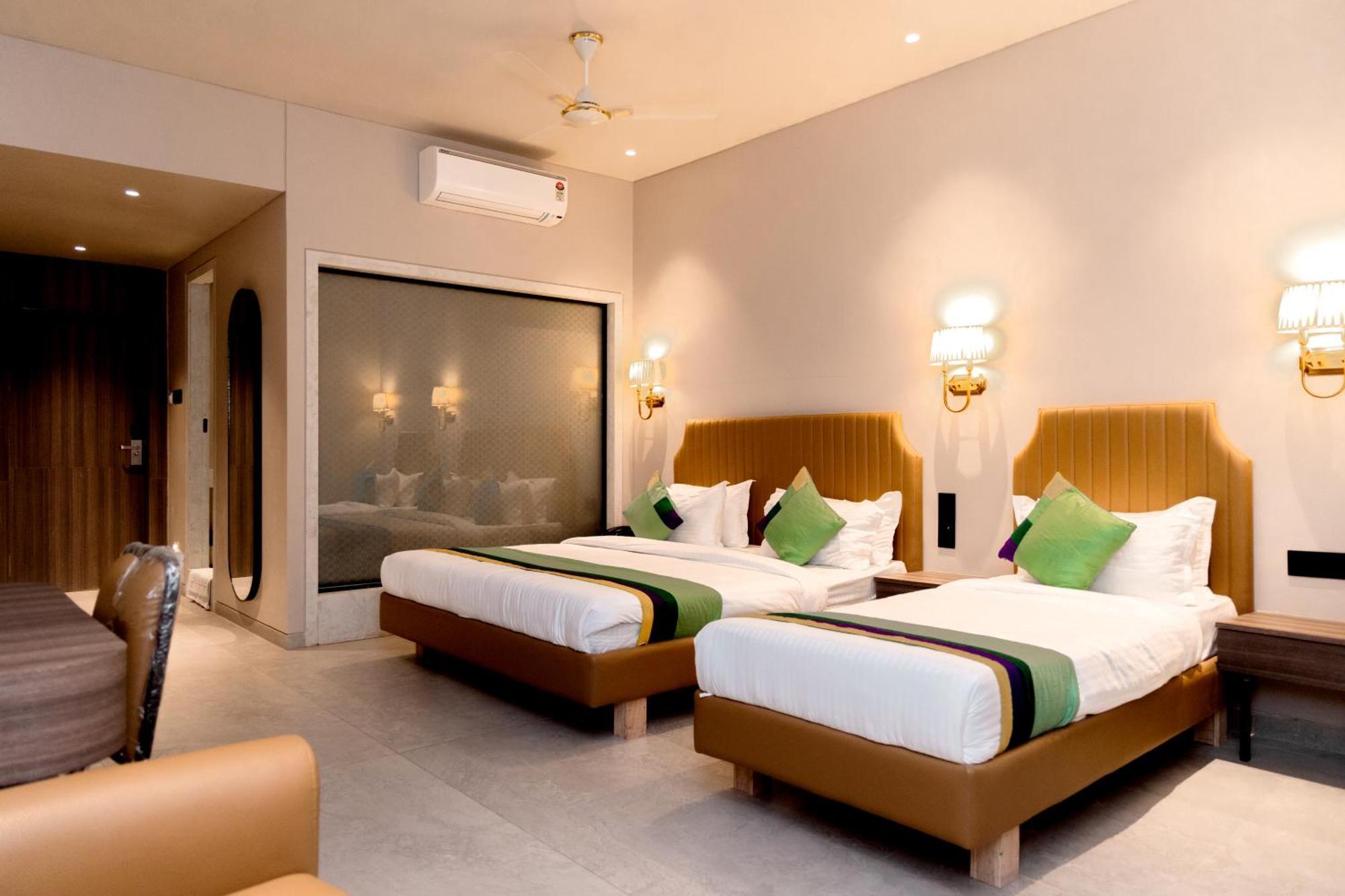 Hotel Golden Tulipz Mumbai (Bombay)